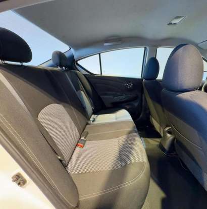NISSAN-VERSA-2019