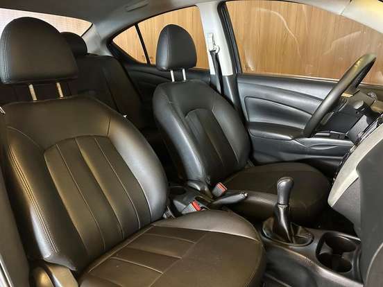 NISSAN-VERSA-1.6 16V FLEXSTART UNIQUE 4P MANUAL NISSAN-VERSA-2015