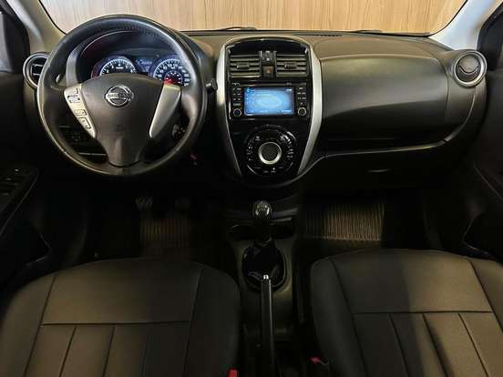 NISSAN-VERSA-2015