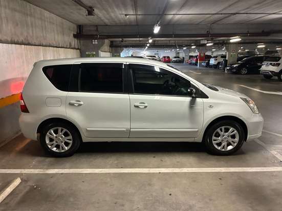 NISSAN-LIVINA-2013