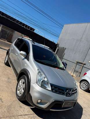 NISSAN-LIVINA-2014
