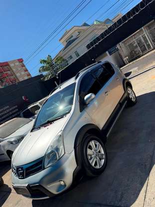 NISSAN-LIVINA-2014