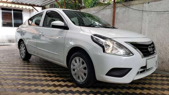 NISSAN-VERSA-2018