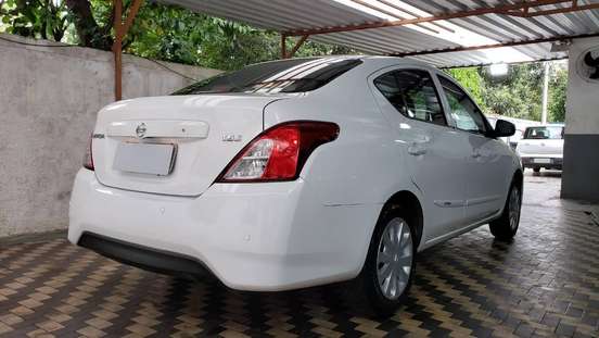 NISSAN-VERSA-2018