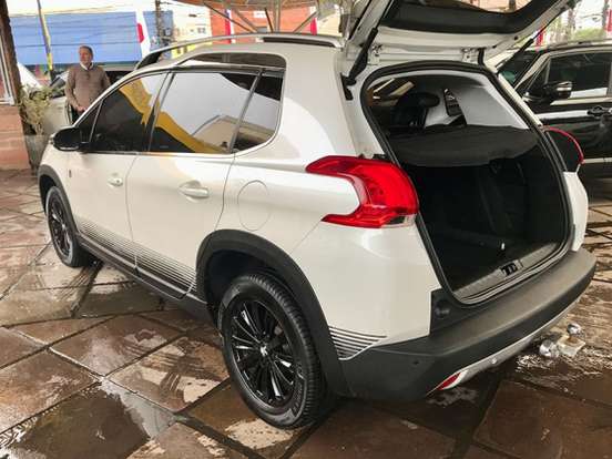 PEUGEOT-2008-2017