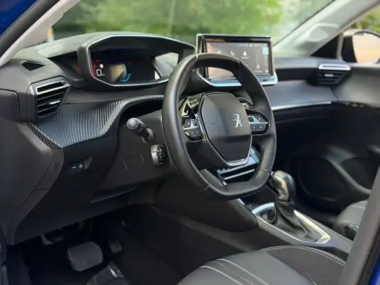 PEUGEOT-208-2023