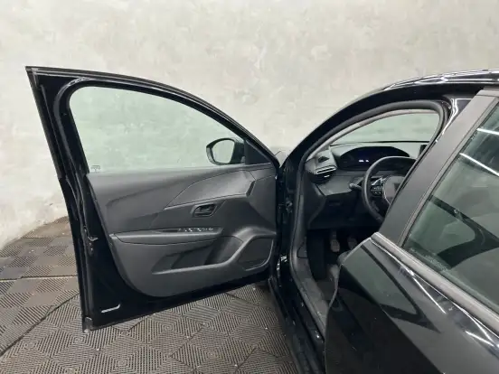PEUGEOT-208-2023