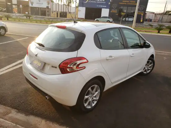 PEUGEOT-208-1.6 ALLURE 16V FLEX 4P AUTOMÁTICO PEUGEOT-208-2016
