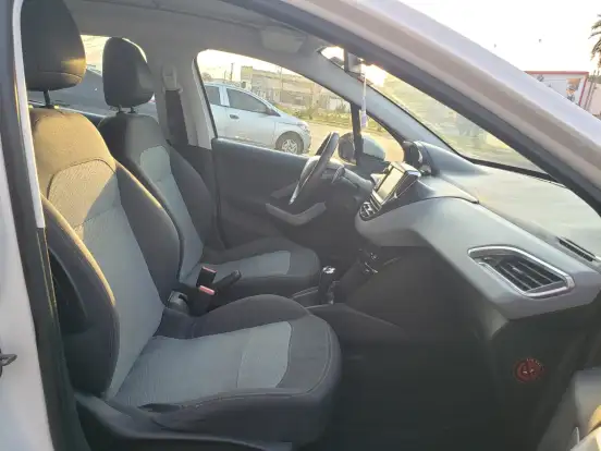 PEUGEOT-208-1.6 ALLURE 16V FLEX 4P AUTOMÁTICO PEUGEOT-208-2016