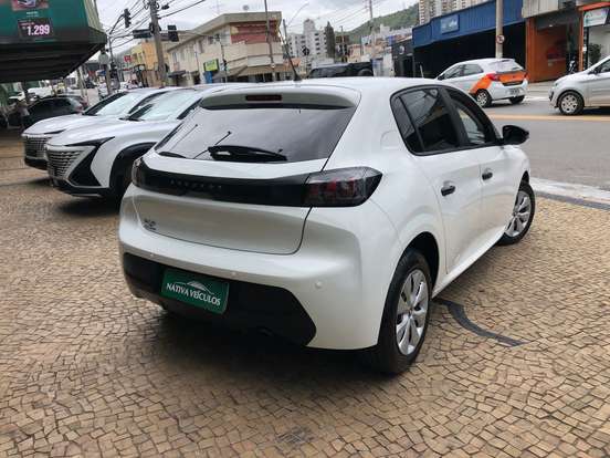 PEUGEOT-208-2023