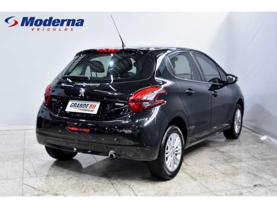 PEUGEOT-208-2017