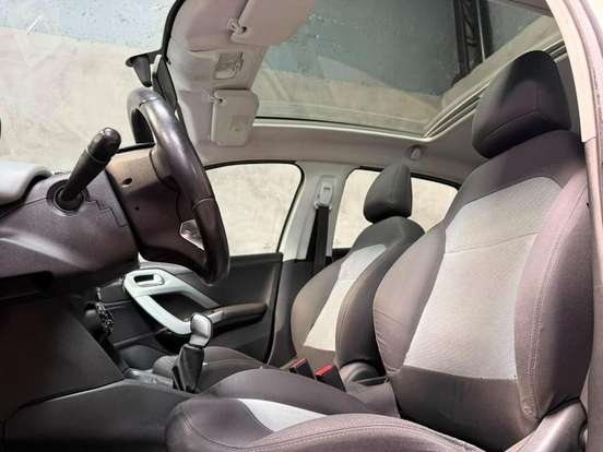 PEUGEOT-208-2014