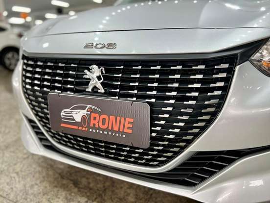 PEUGEOT-208-2021