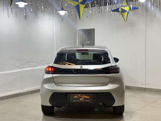 PEUGEOT-208-2021