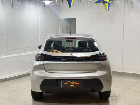 PEUGEOT-208-2021