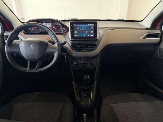 PEUGEOT-208-2019