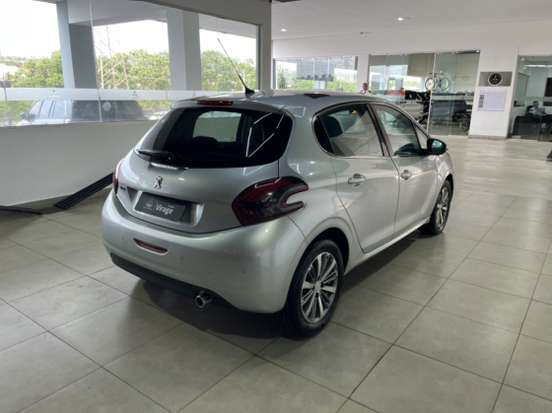 PEUGEOT-208-1.6 GRIFFE 16V FLEX 4P AUTOMÁTICO PEUGEOT-208-2016