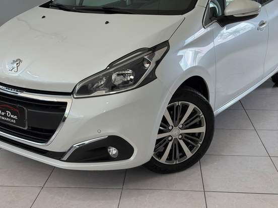 PEUGEOT-208-1.6 GRIFFE 16V FLEX 4P AUTOMÁTICO PEUGEOT-208-2017