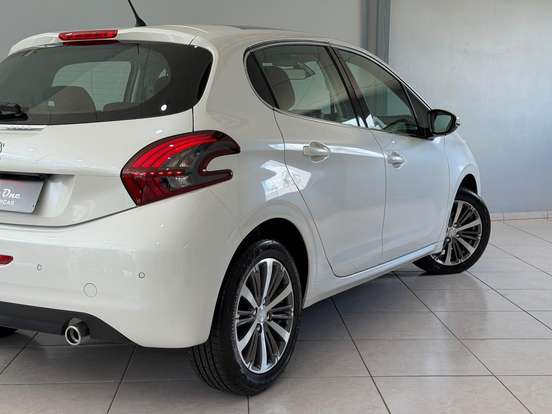 PEUGEOT-208-1.6 GRIFFE 16V FLEX 4P AUTOMÁTICO PEUGEOT-208-2017