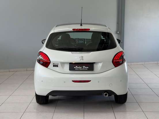 PEUGEOT-208-1.6 GRIFFE 16V FLEX 4P AUTOMÁTICO PEUGEOT-208-2017