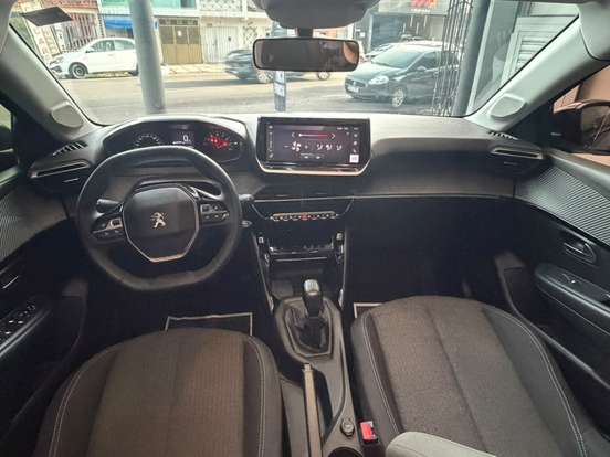 PEUGEOT-208-2022
