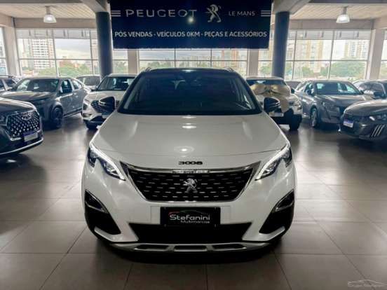 PEUGEOT-3008-2018