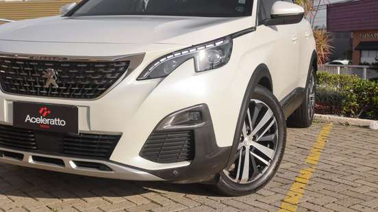 PEUGEOT-3008-2017