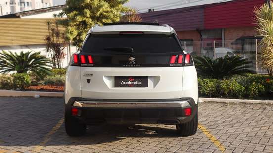 PEUGEOT-3008-2017