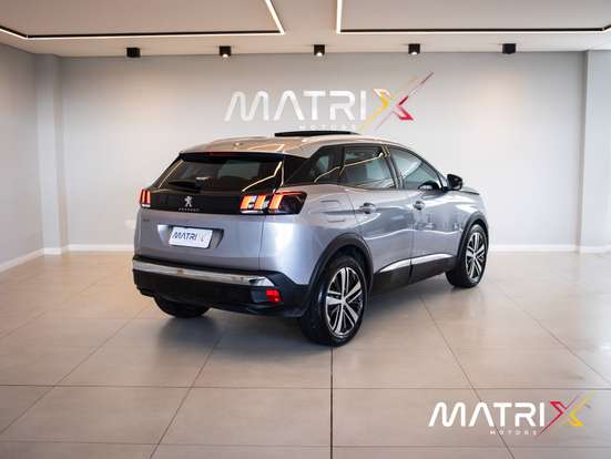 PEUGEOT-3008-2017