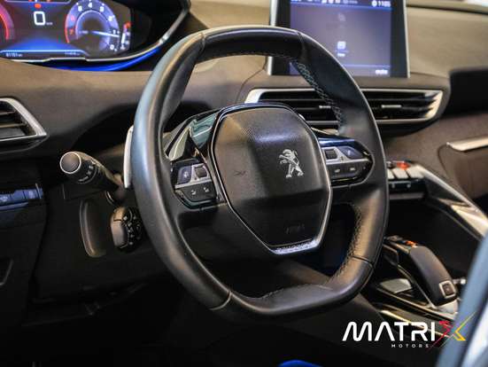 PEUGEOT-3008-2017