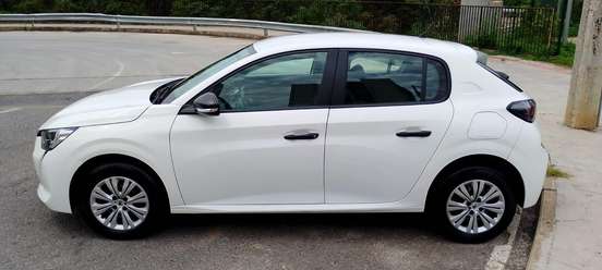 PEUGEOT-208-2023