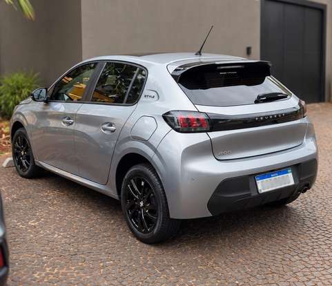 PEUGEOT-208-2022