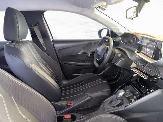 PEUGEOT-208-2021