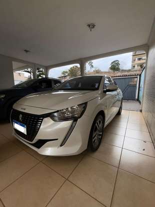 PEUGEOT-208-2021