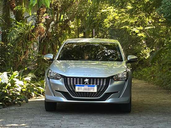 PEUGEOT-208-2021