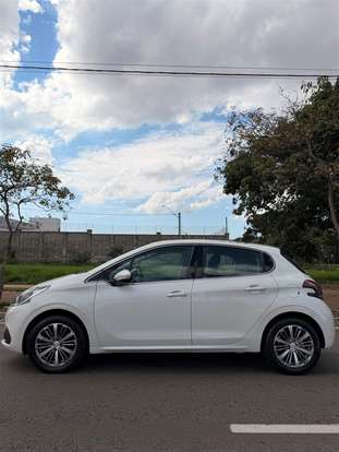 PEUGEOT-208-1.6 GRIFFE 16V FLEX 4P AUTOMÁTICO PEUGEOT-208-2016