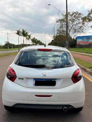 PEUGEOT-208-2016