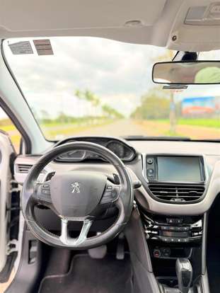 PEUGEOT-208-2016