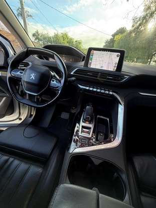 PEUGEOT-3008-2018