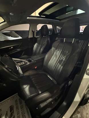 PEUGEOT-3008-2017