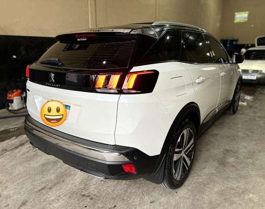 PEUGEOT-3008-2017