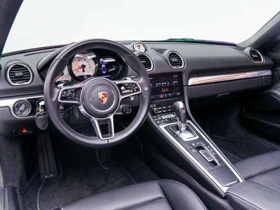 PORSCHE-718-2023