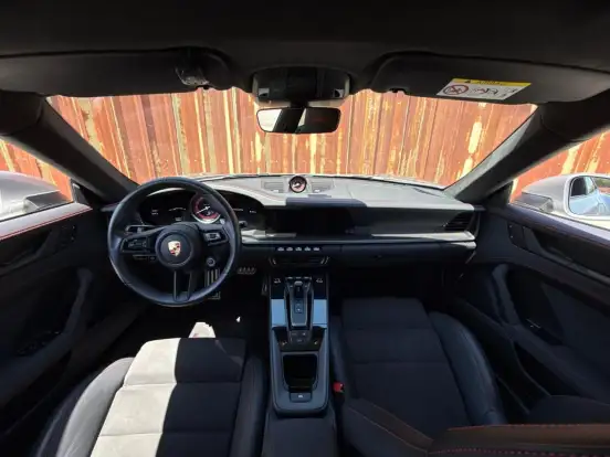 PORSCHE-911-2023