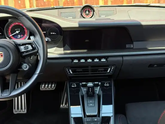 PORSCHE-911-2023