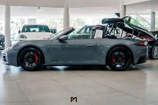 PORSCHE-911-2023