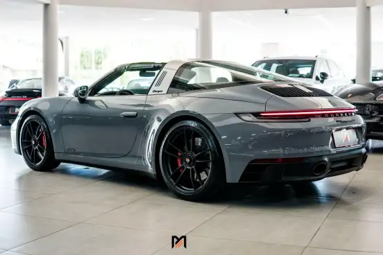 PORSCHE-911-2023