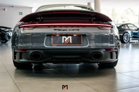 PORSCHE-911-2023