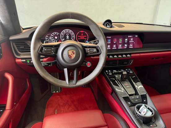 PORSCHE-911-2025