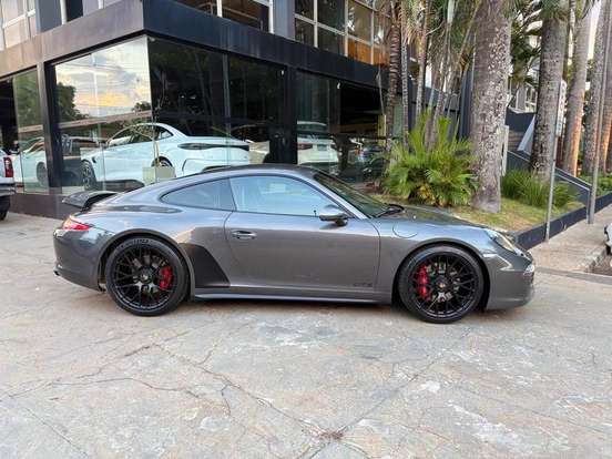 PORSCHE-911-2015