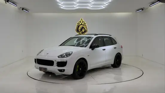 PORSCHE-CAYENNE-2016